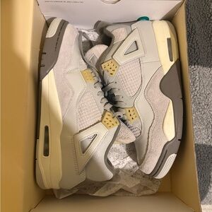 Jordan 4 Photon Dust SE